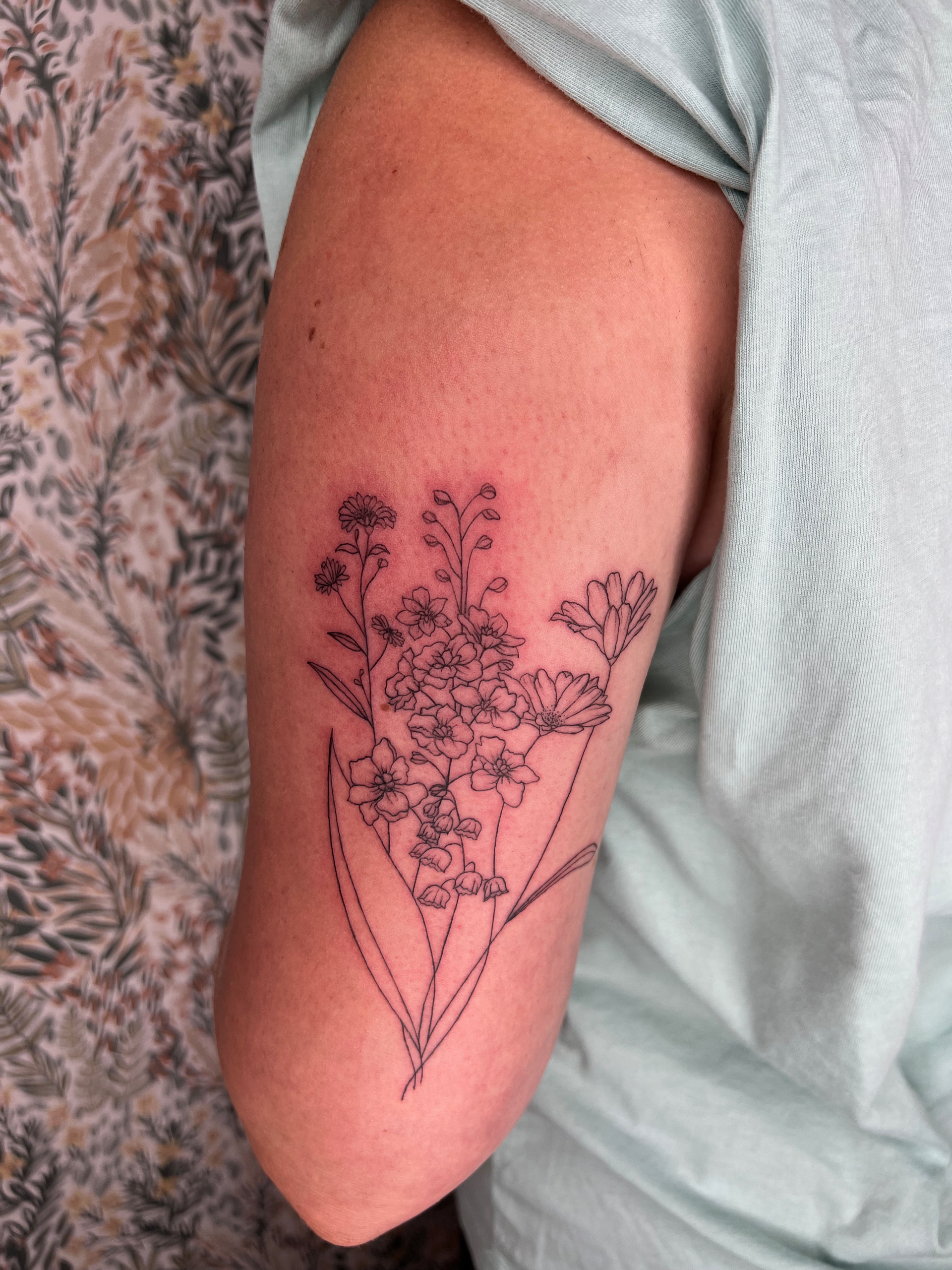 Tatouage personnalisé floral pour Noémie