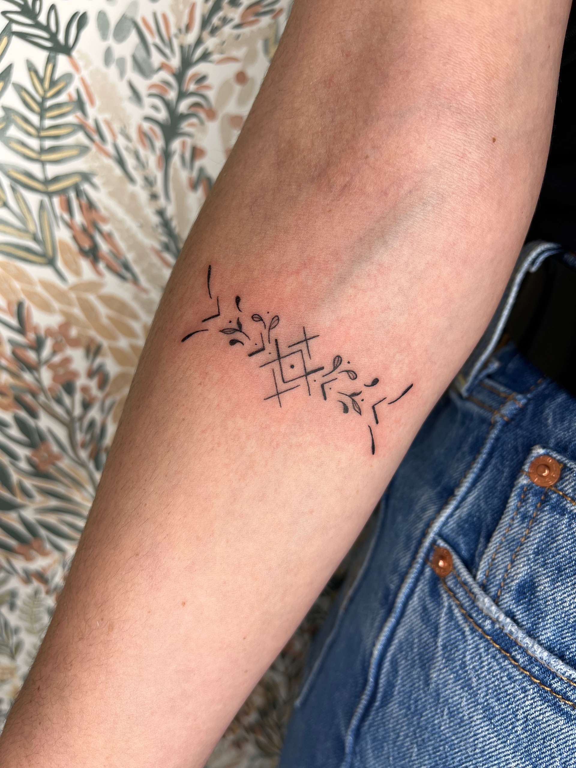 Tatouage Flash astrologique Verseau pour Lise